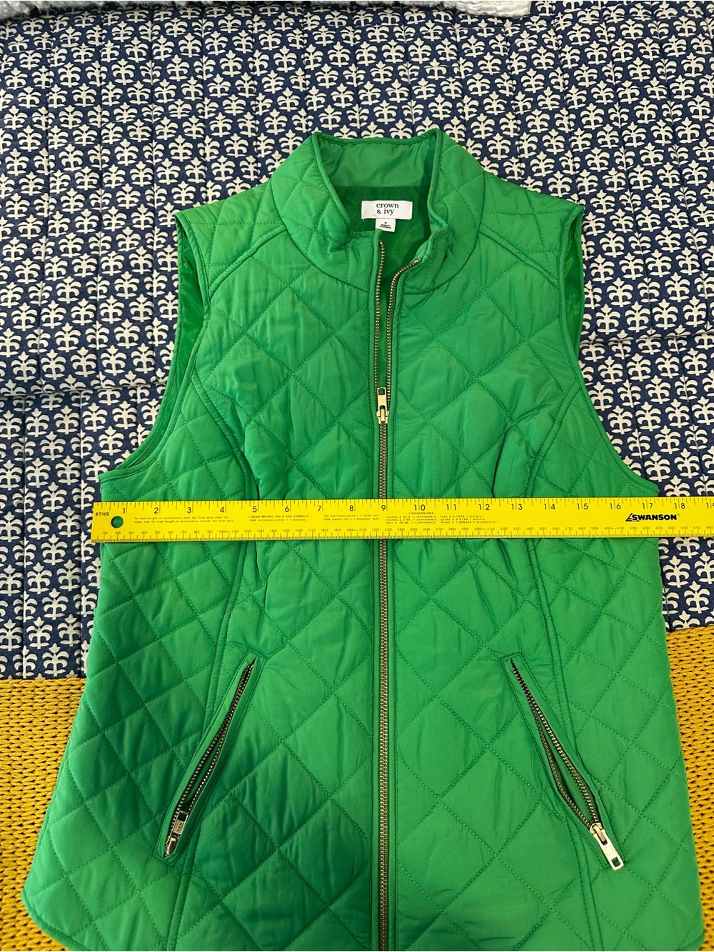 Crown & Ivy Quilted Green Vest - Picture 5 of 6